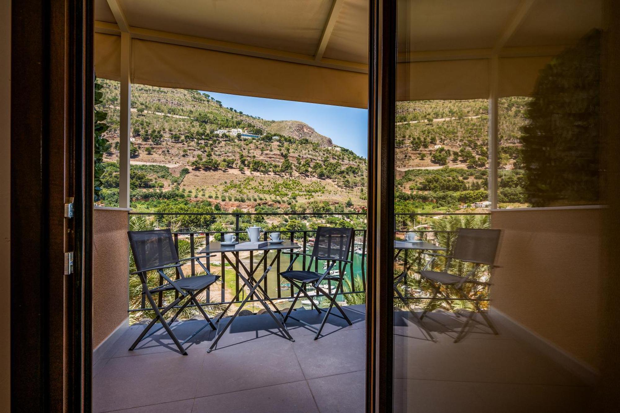 Suite Altamarea "Sea View Studios" Castellammare del Golfo Exterior photo