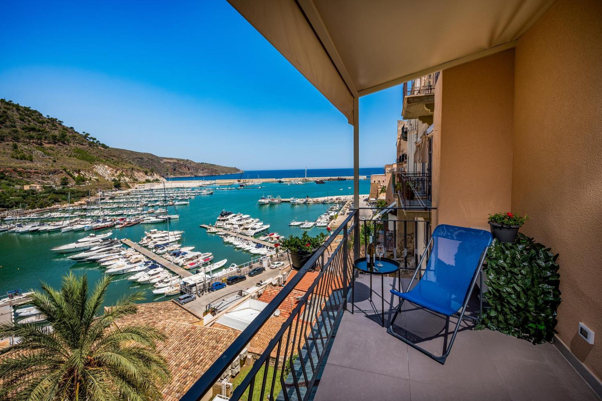 Suite Altamarea "Sea View Studios" Castellammare del Golfo Exterior photo