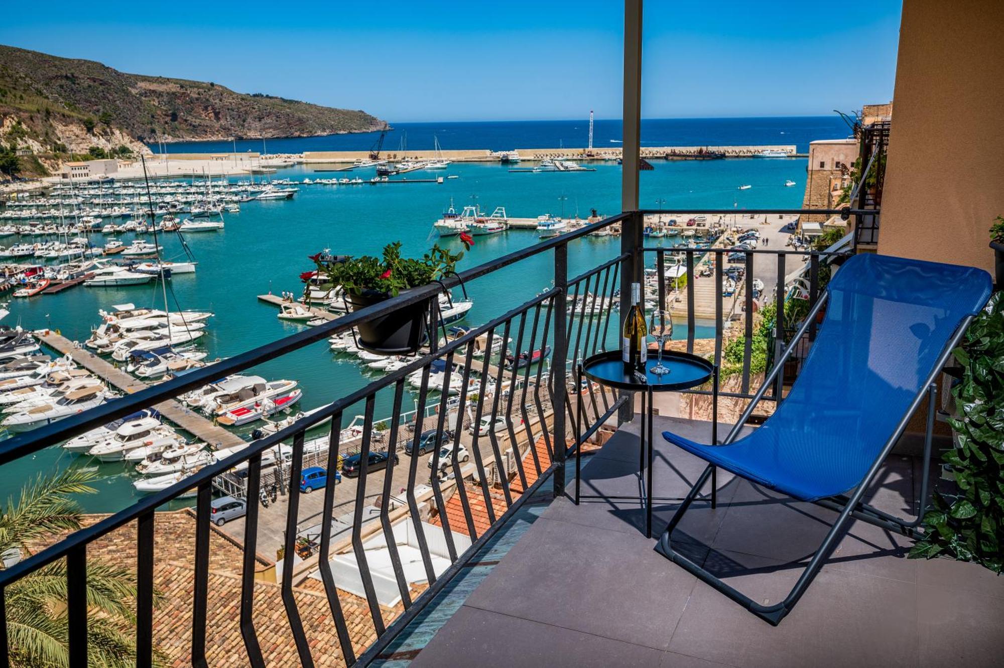 Suite Altamarea "Sea View Studios" Castellammare del Golfo Exterior photo