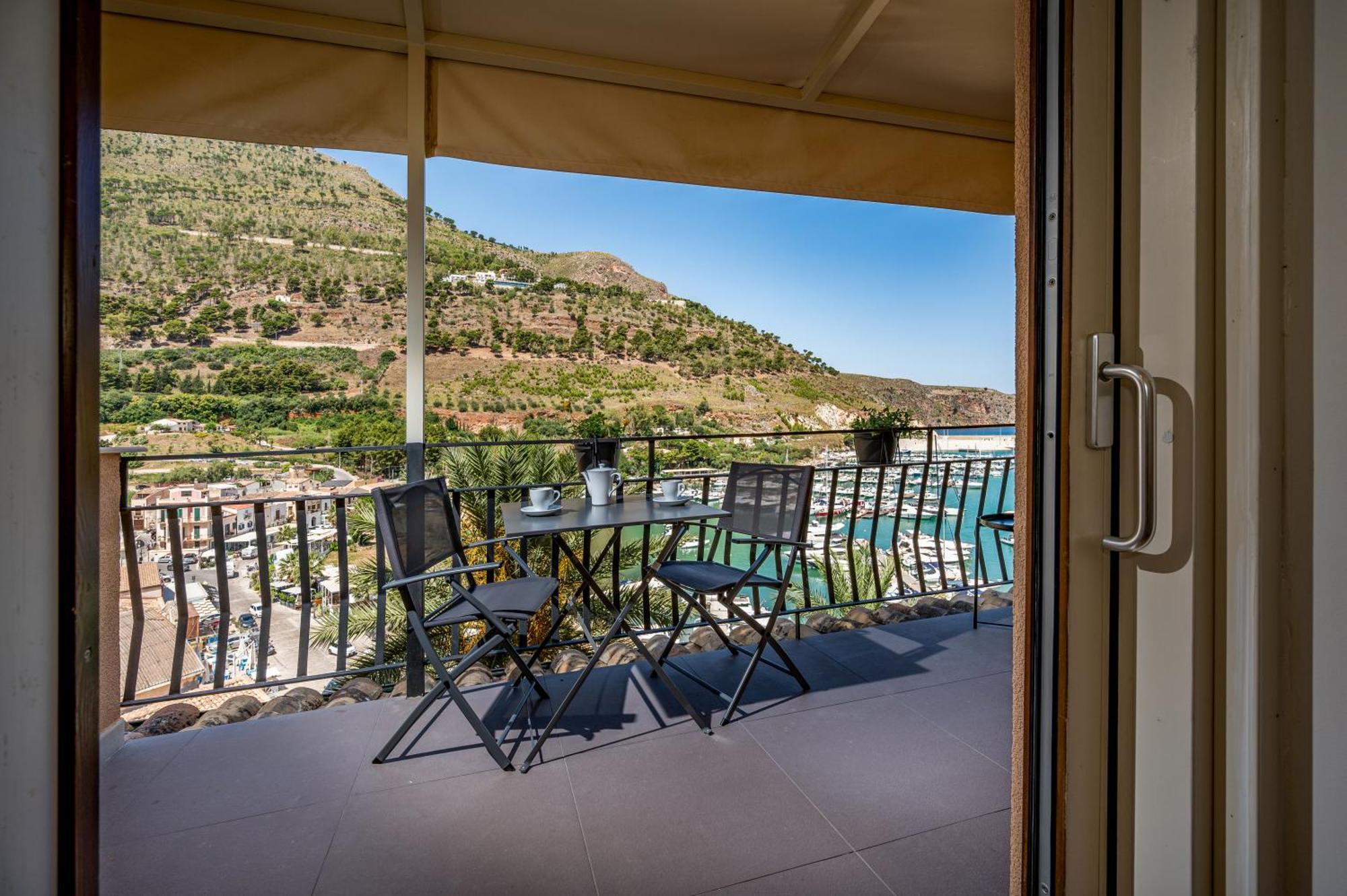 Suite Altamarea "Sea View Studios" Castellammare del Golfo Exterior photo