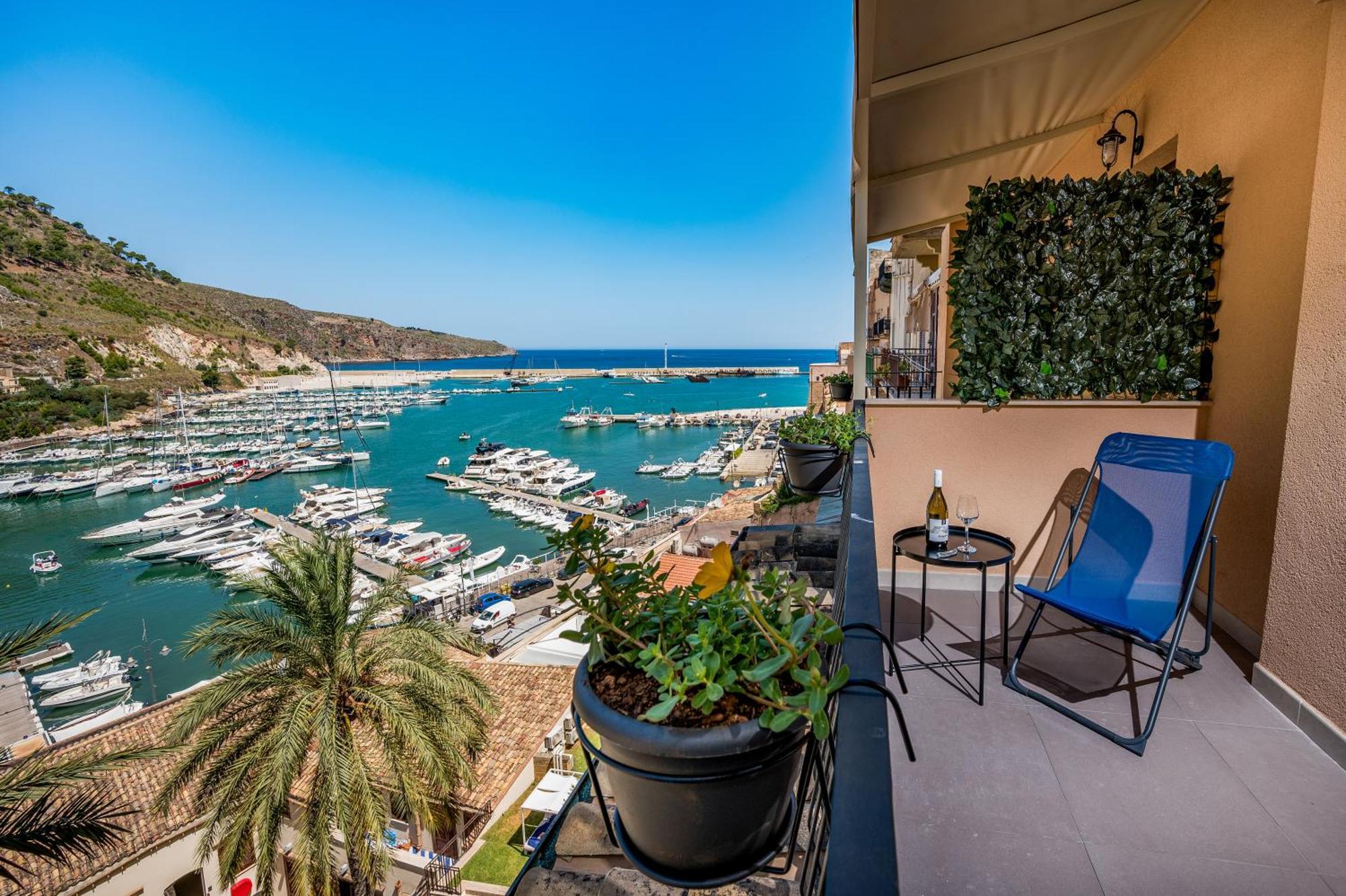 Suite Altamarea "Sea View Studios" Castellammare del Golfo Exterior photo