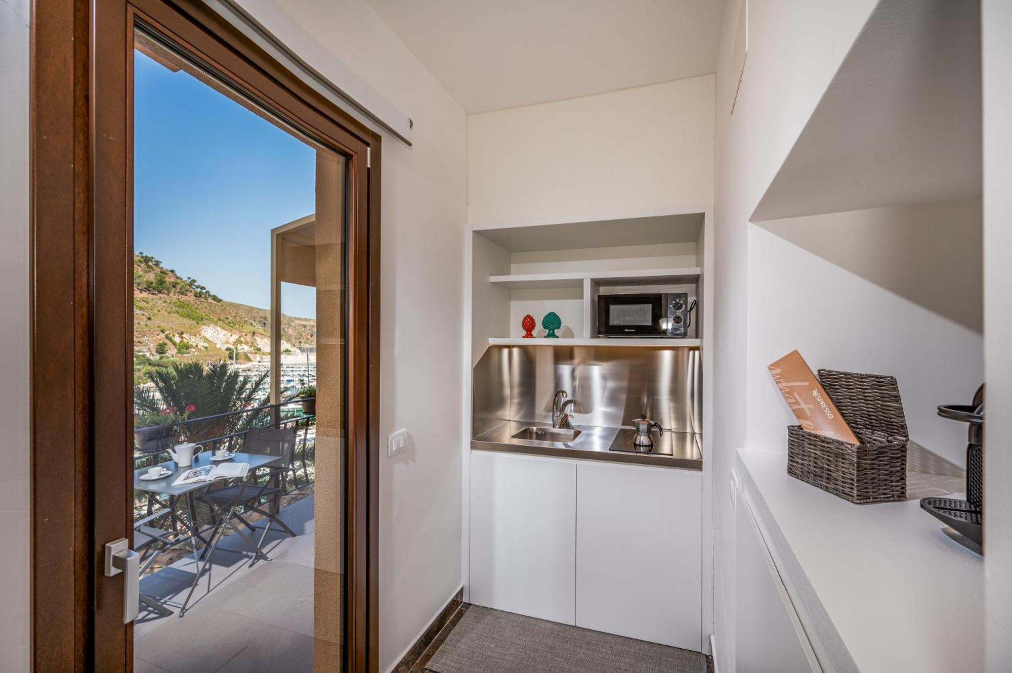 Suite Altamarea "Sea View Studios" Castellammare del Golfo Exterior photo