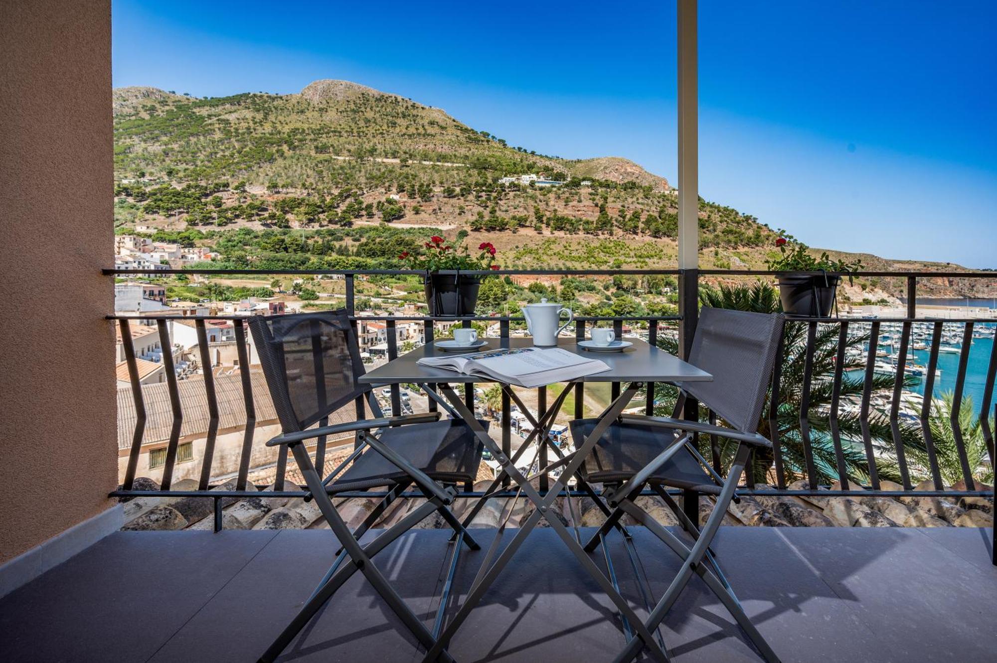 Suite Altamarea "Sea View Studios" Castellammare del Golfo Exterior photo